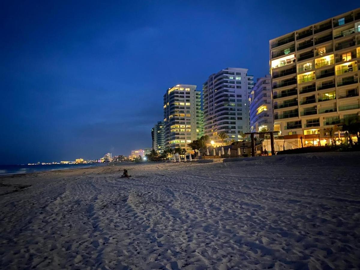 Studio Oceanfront Prime Location Cancun Exterior photo